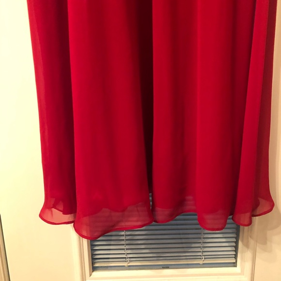 Red Sweetheart Neckline Dress - Picture 3 of 7